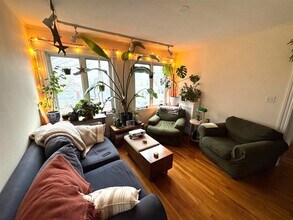 21 Sartwell Ave, Unit 3 in Somerville, MA - Building Photo - Building Photo