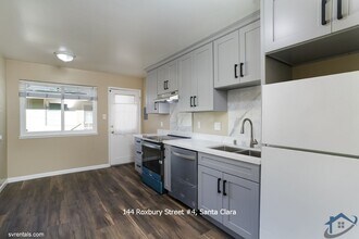 144 Roxbury St, Unit 4 in Santa Clara, CA - Building Photo - Building Photo