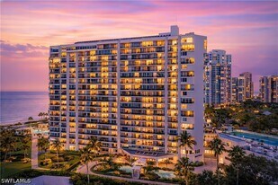 4041 Gulf Shore Blvd N in Naples, FL - Building Photo