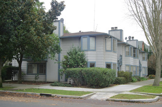 1800 U St in Sacramento, CA - Building Photo - Building Photo