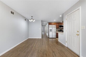 150 Congress St in Jersey City, NJ - Building Photo - Building Photo