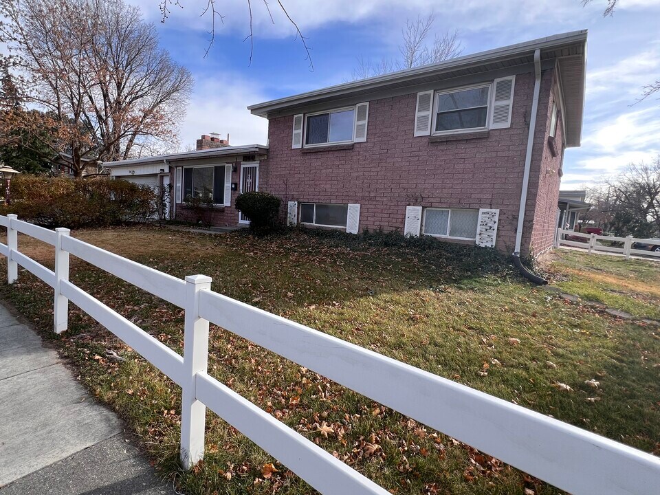 1344 E 8125 S in Sandy, UT - Building Photo