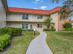 62 Woodland Dr in Vero Beach, FL - Foto de edificio - Building Photo