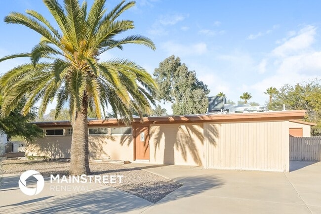 property at 5913 E Lester Dr