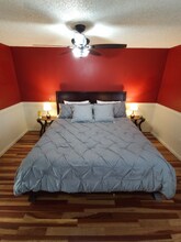 20511 E 45th Ave in Denver, CO - Foto de edificio - Building Photo