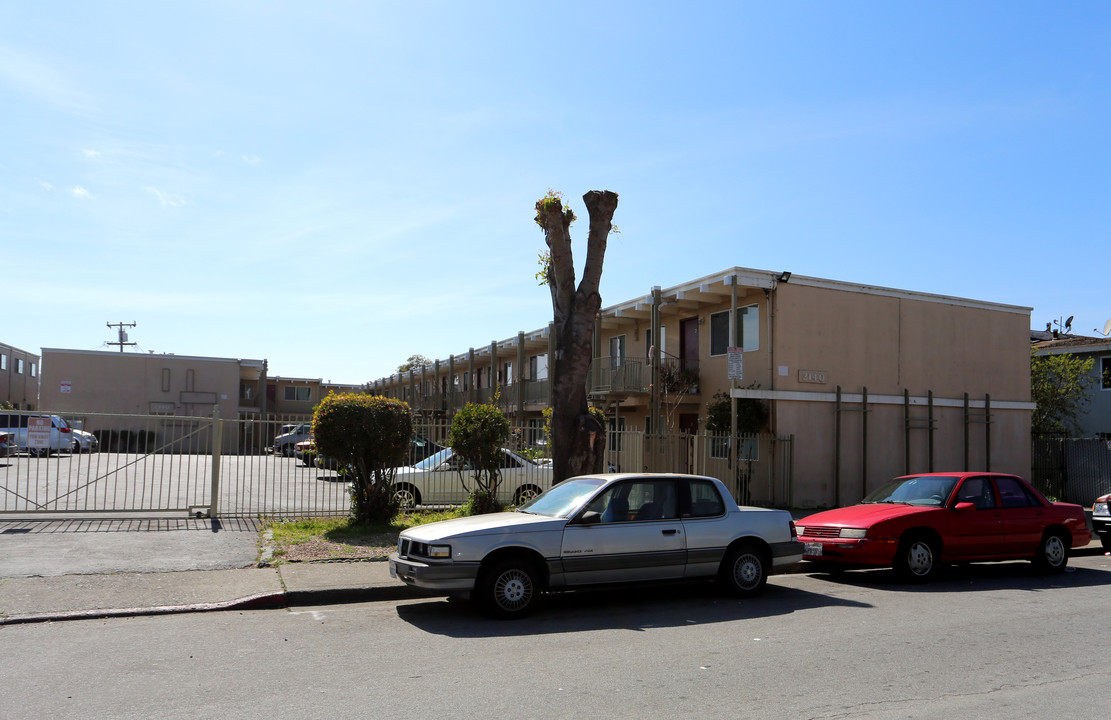 2140 Stone St in San Pablo, CA - Building Photo