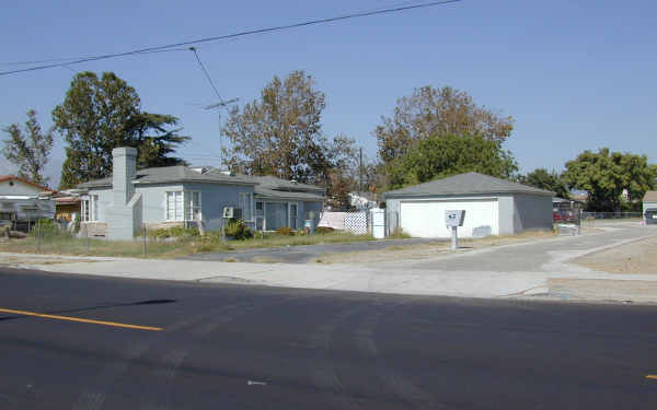 602-610 W Etiwanda Ave in Rialto, CA - Foto de edificio