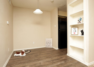 Newport Apartments in Mesquite, TX - Building Photo - Interior Photo