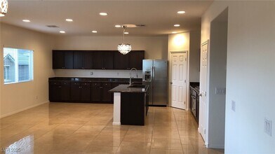 10819 Leatherstocking Ave in Las Vegas, NV - Building Photo - Building Photo