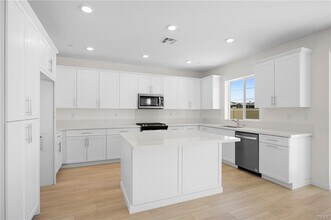 23775 Orange Blossom Dr in Santa Clarita, CA - Building Photo - Building Photo