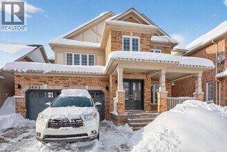 5463 Blue Spruce Ave in Burlington, ON - Building Photo - Building Photo