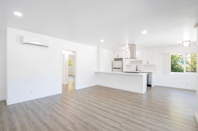 1235 N Ogden Dr in West Hollywood, CA - Building Photo - Building Photo