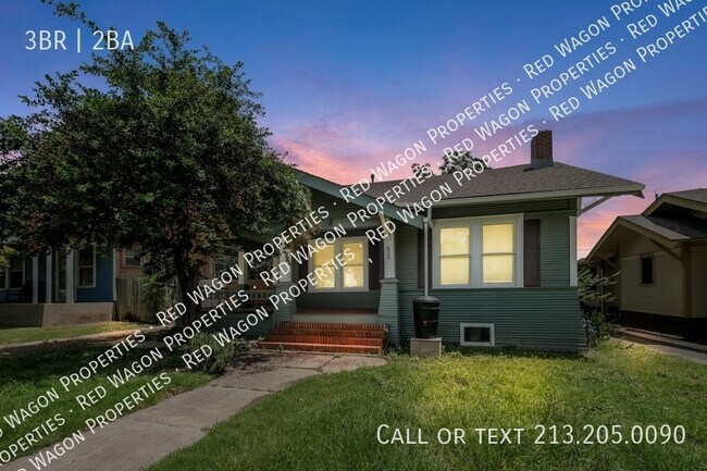 property at 626 W Summit Ave.