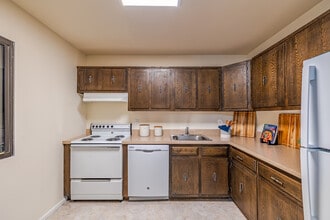 Gateways at Randolph in Randolph, NJ - Foto de edificio - Interior Photo