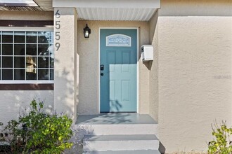 6559 3rd Ave S in St. Petersburg, FL - Foto de edificio - Building Photo