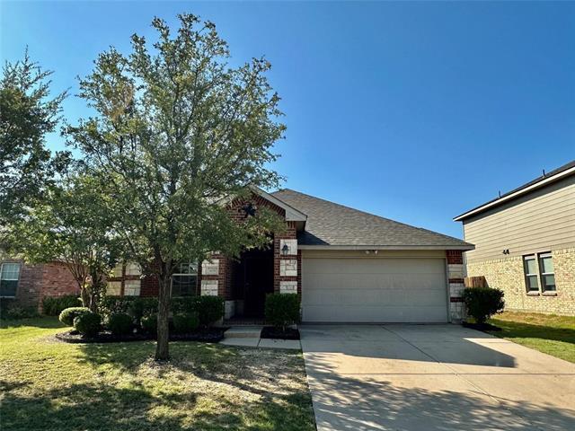 409 Emerald Creek Dr in Fort Worth, TX - Building Photo