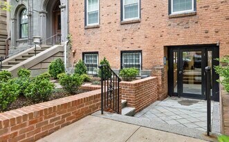 122 Beacon St, Unit 6C in Boston, MA - Building Photo