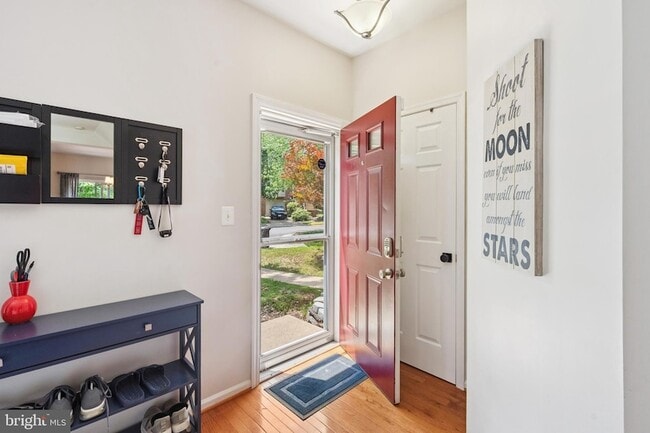 2610 Grayton Ln, Unit 5005-2410 in Woodbridge, VA - Foto de edificio - Building Photo