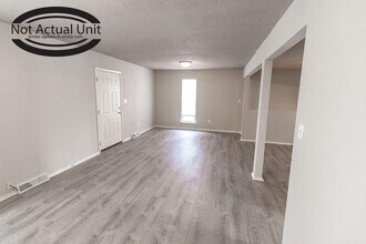 211 Wheaton Ct in Columbia, MO - Building Photo - Building Photo