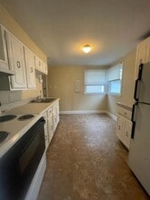 2421 Hollywood Pl in South Bend, IN - Building Photo - Building Photo