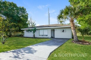 3816 Melgert Ln in Sarasota, FL - Building Photo