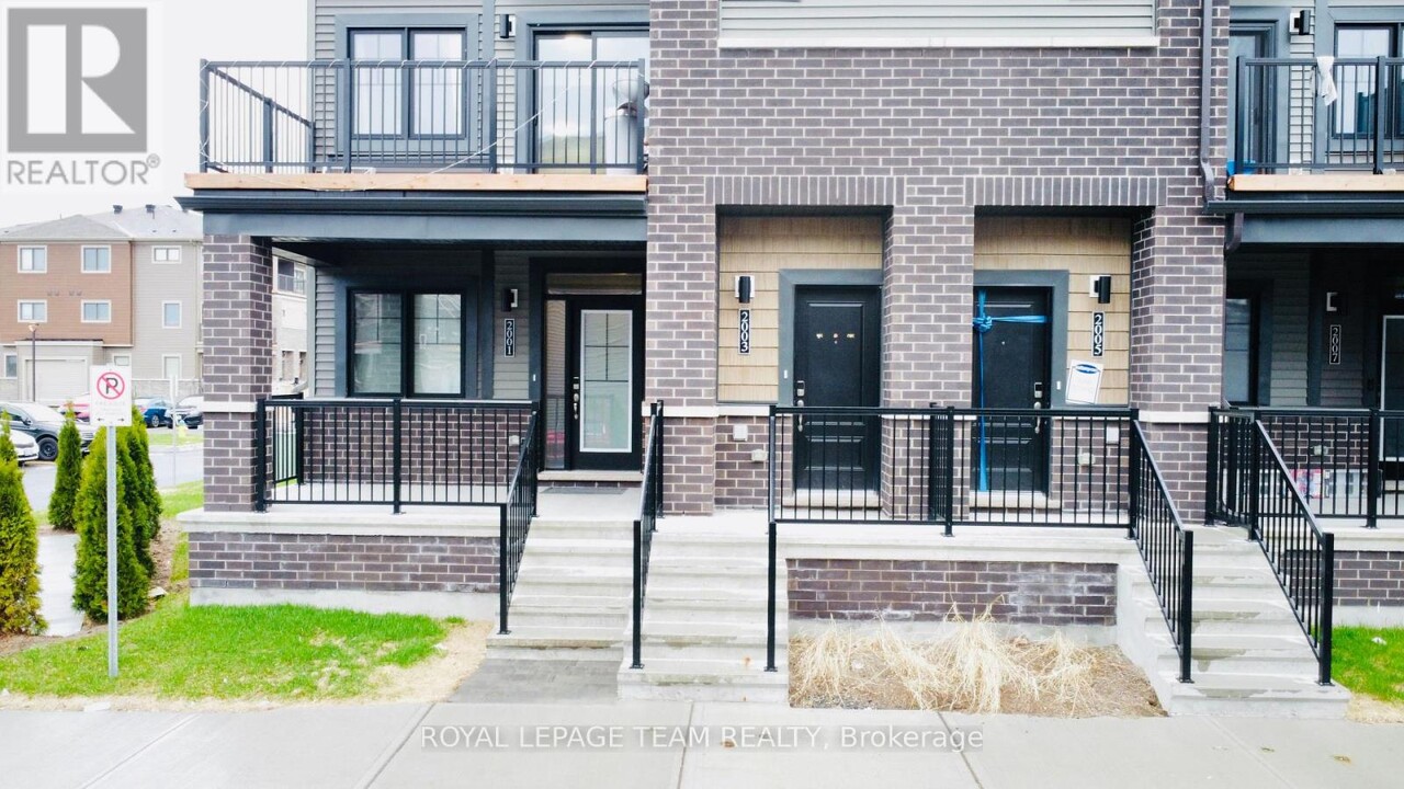 2003 Blossite Private in Ottawa, ON - Building Photo