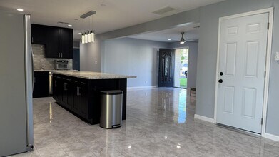 6843 E Loma Land Dr in Scottsdale, AZ - Building Photo - Building Photo