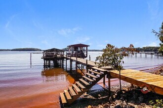 17120 Belle Isle Dr in Cornelius, NC - Building Photo - Building Photo