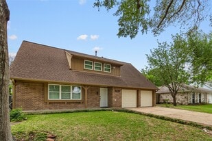 9639 Springview Ln in Houston, TX - Building Photo