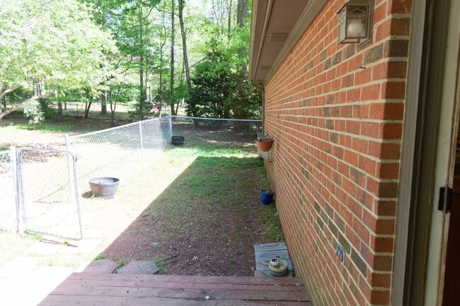 225 Holcomb Dr in Athens, GA - Building Photo - Building Photo