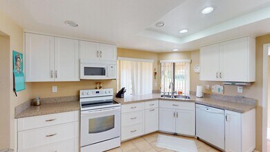 72350 Rim Dr in Palm Desert, CA - Building Photo - Building Photo