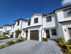 19011 SW 344th Ter in Florida City, FL - Building Photo - Building Photo