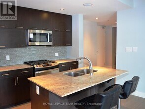 100 Champagne Ave S in Ottawa, ON - Building Photo - Building Photo