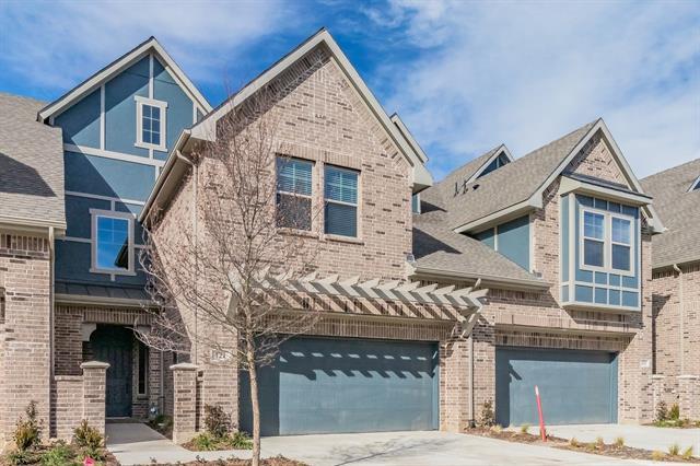 123 Claire Dr in Roanoke, TX - Building Photo