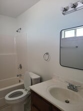 2708 Presidio Dr, Unit 2 in Edinburg, TX - Foto de edificio - Building Photo