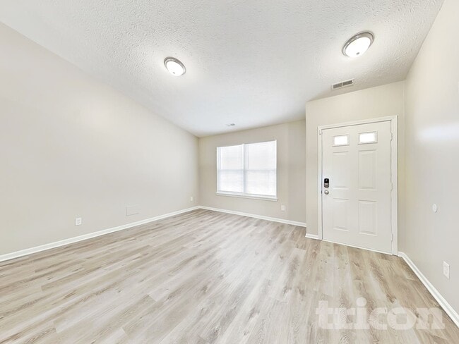 1102 Berwyn Rd in Whiteland, IN - Foto de edificio - Building Photo