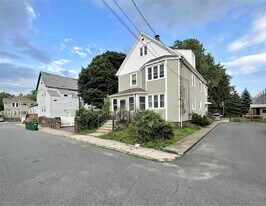 10 Winchester Ct, Unit 1 in Medford, MA - Building Photo