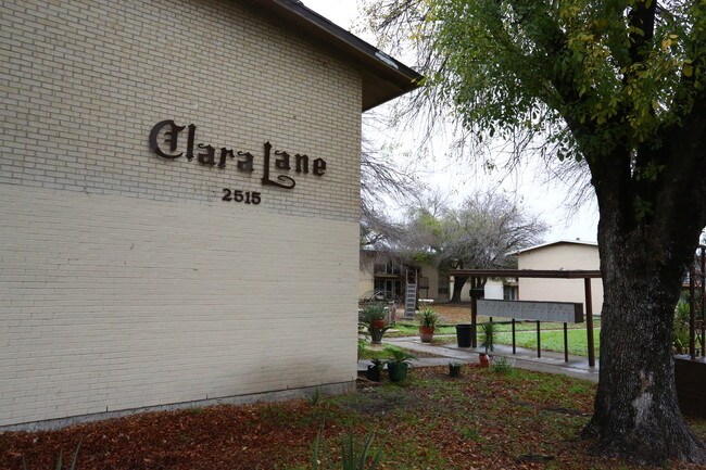 Silver Springs Apartments in San Antonio, TX - Building Photo - Building Photo