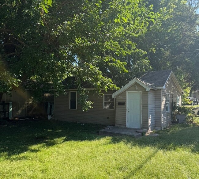 property at 2640 S Price Ave