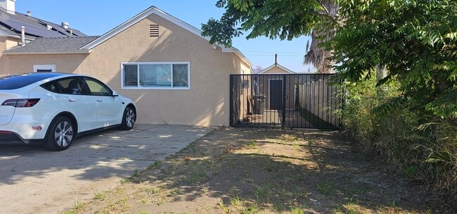 property at 1690 Colfax Dr