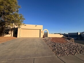 3198 Athenian Way in Las Cruces, NM - Building Photo - Building Photo
