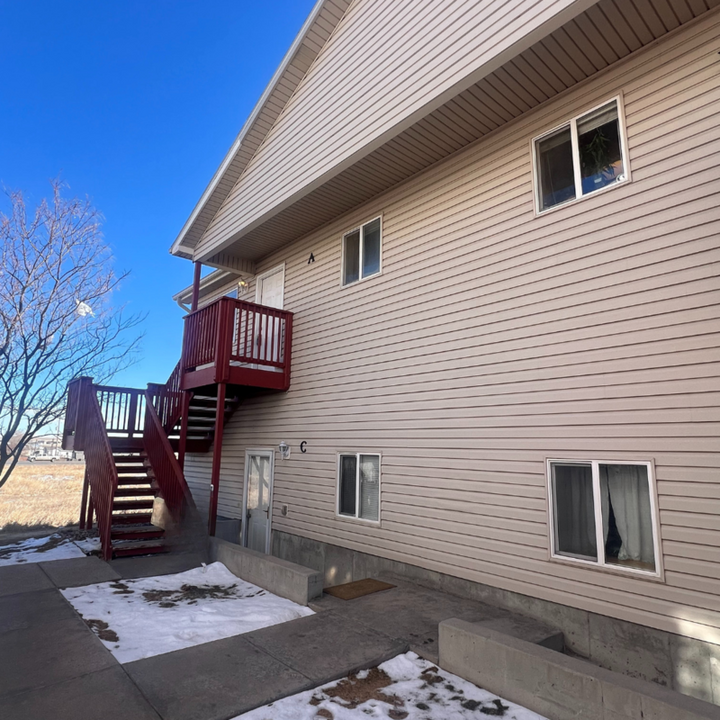 220 Country West Rd in Cheyenne, WY - Building Photo