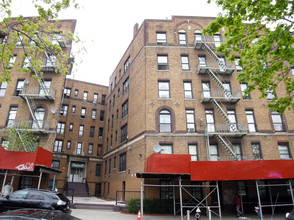 323 E Mosholu Pky N in Bronx, NY - Building Photo - Building Photo