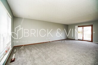 950 Radbourne Dr in Columbus, OH - Building Photo - Building Photo