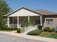 Building Photo - St. Anthony Gardens Apartamentos in Louisville, Kentucky