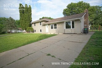 902 Cortland Dr S in Apple Valley, MN - Building Photo - Building Photo
