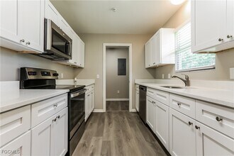 284 Grove Rd in Venice, FL - Building Photo - Building Photo