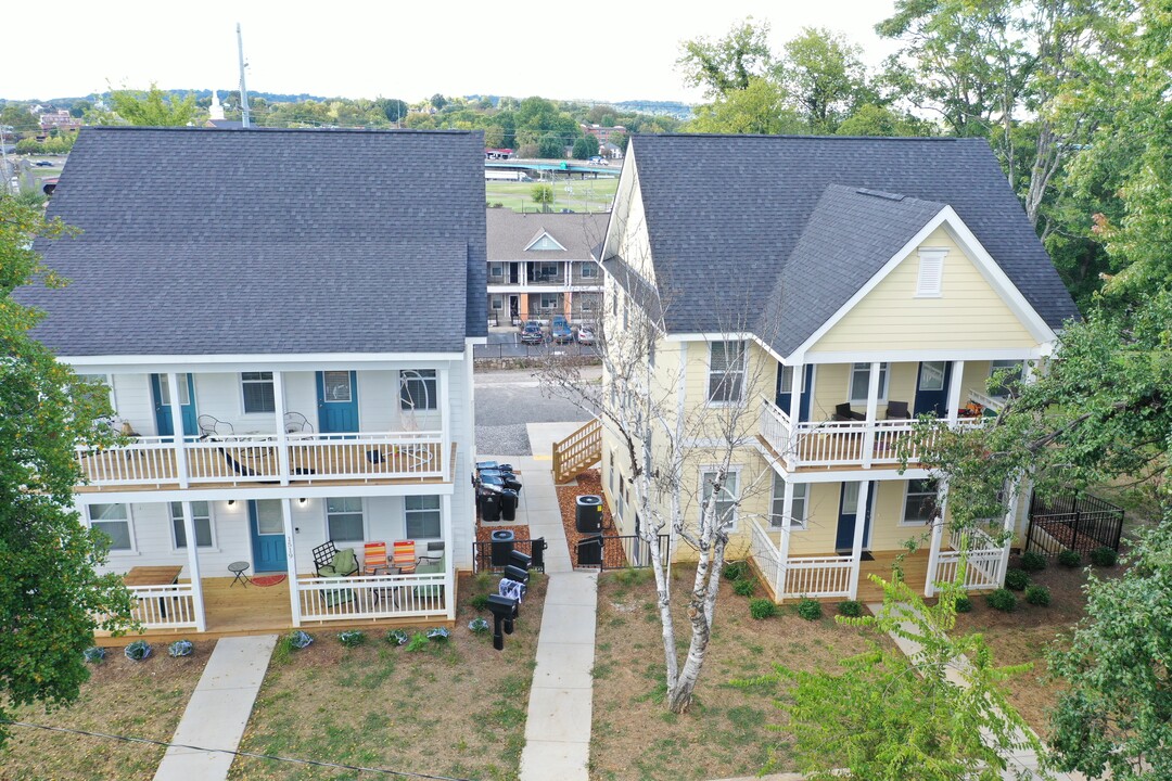 1521 Forest Ave in Knoxville, TN - Building Photo