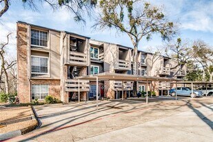 9801 Royal Ln in Dallas, TX - Building Photo