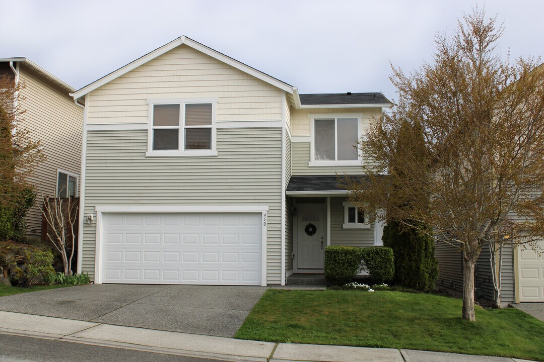 450 NW Nesvik Way in Poulsbo, WA - Building Photo